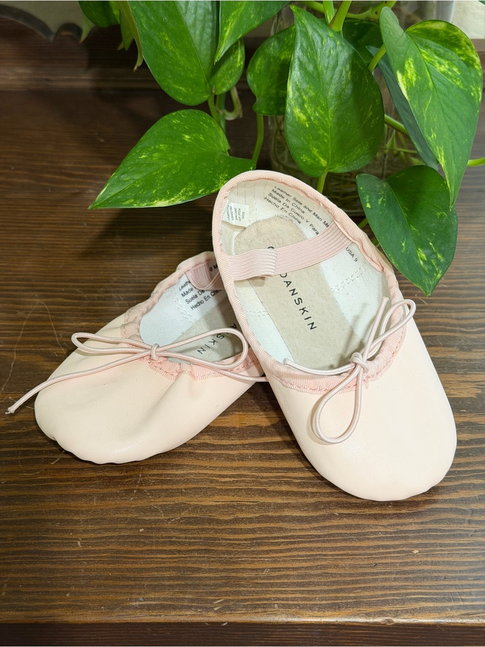 DANSKIN FREESTYLE PINK LEATHER BALLET DANCE SHOES SLIPPERS LITTLE GIRL'S Size 9